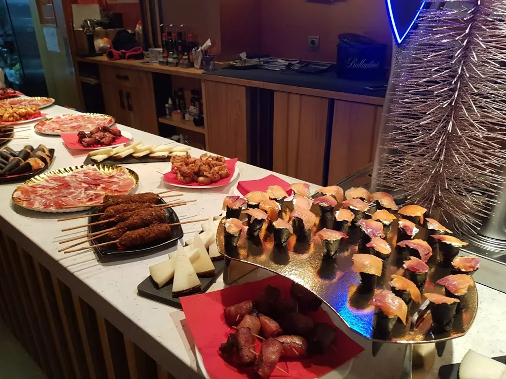 Bar Tapería “Mil Vinos”_Fuentealbilla_slider_image_2