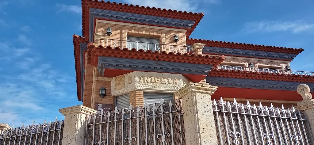 Bar Tapería “Mil Vinos”_Fuentealbilla_slider_image_3