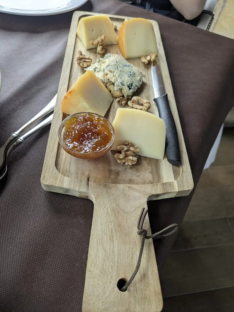 Miguel_Restaurante Los Elefantes_Penagos_review