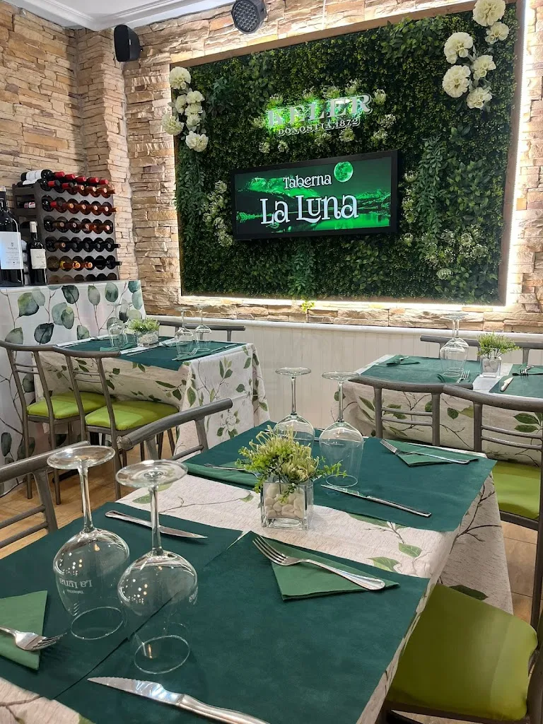 TABERNA LA LUNA restaurant in Medio Cudeyo