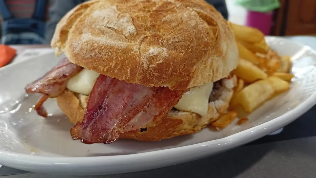 José Vicente Carreño_Bar GES_Medio Cudeyo_review