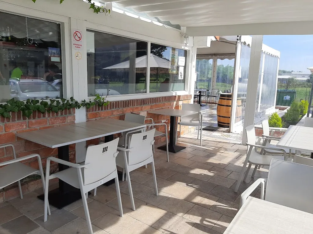 Restaurante La Báscula Mayito Sombrilla_Medio Cudeyo_slider_image_1