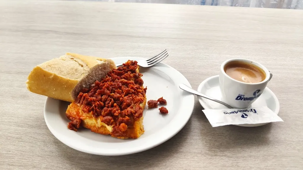 Restaurante La Báscula Mayito Sombrilla_Medio Cudeyo_slider_image_2