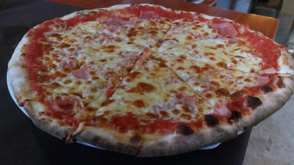 Menu_Pizzería La Befana_Medio Cudeyo_image_6