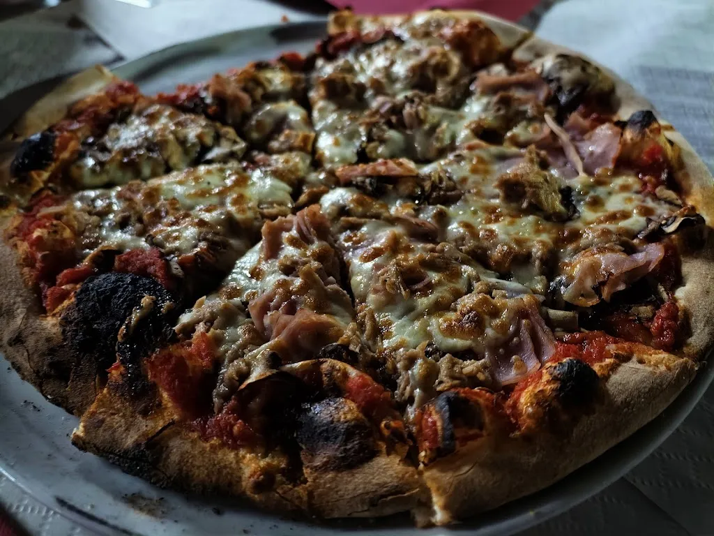 Lorenzo M._Pizzería La Befana_Medio Cudeyo_review