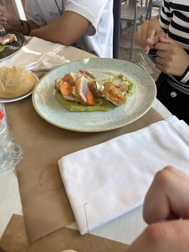 Melody Serrador Cuevas_Restaurante Pico Paloma_Marina de Cudeyo_review