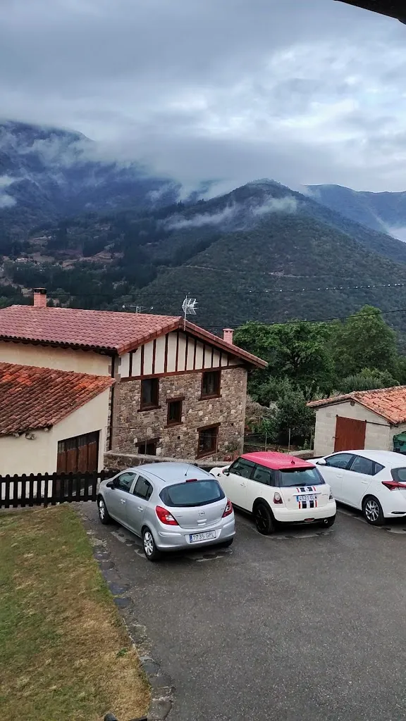 Xonia Castro_Cottages Los Llares_Pesaguero_review