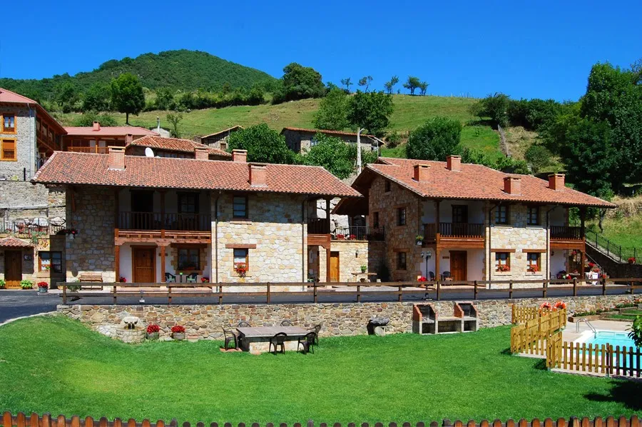 Cottages Los Llares_Pesaguero_slider_image_1