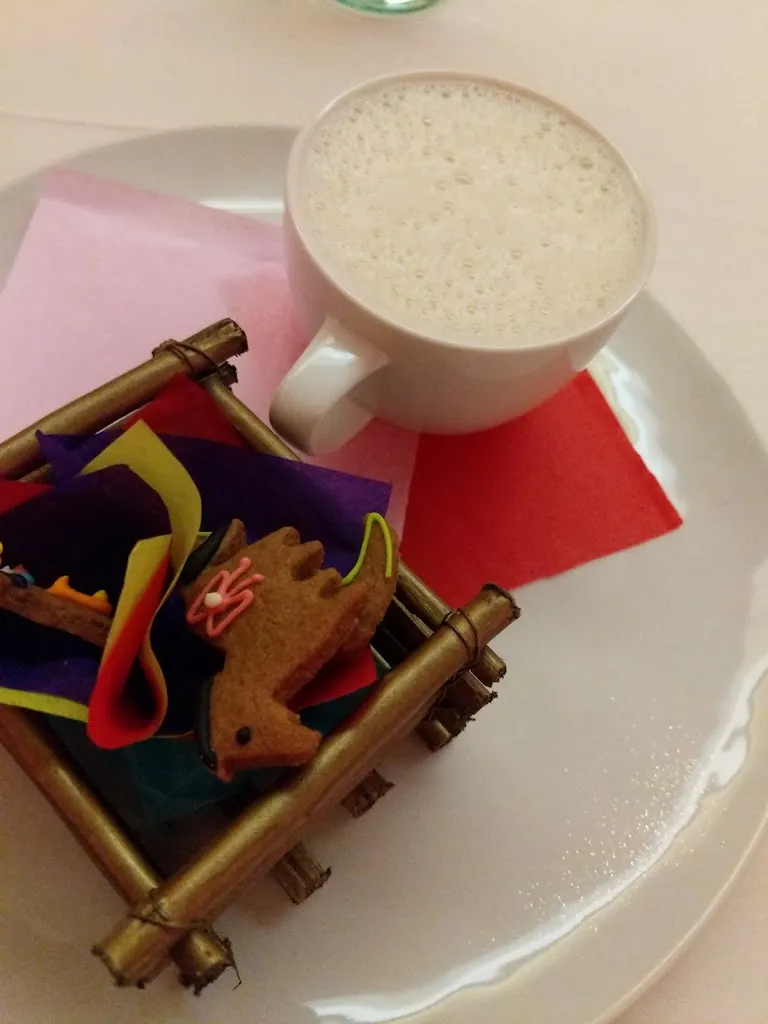 Sofi CB_Dulce Patria_Polanco_review