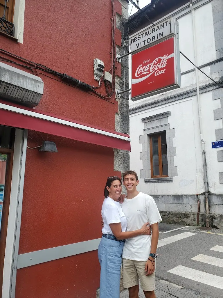 Paul Lyons_Victorín_Ramales de la Victoria_recensione