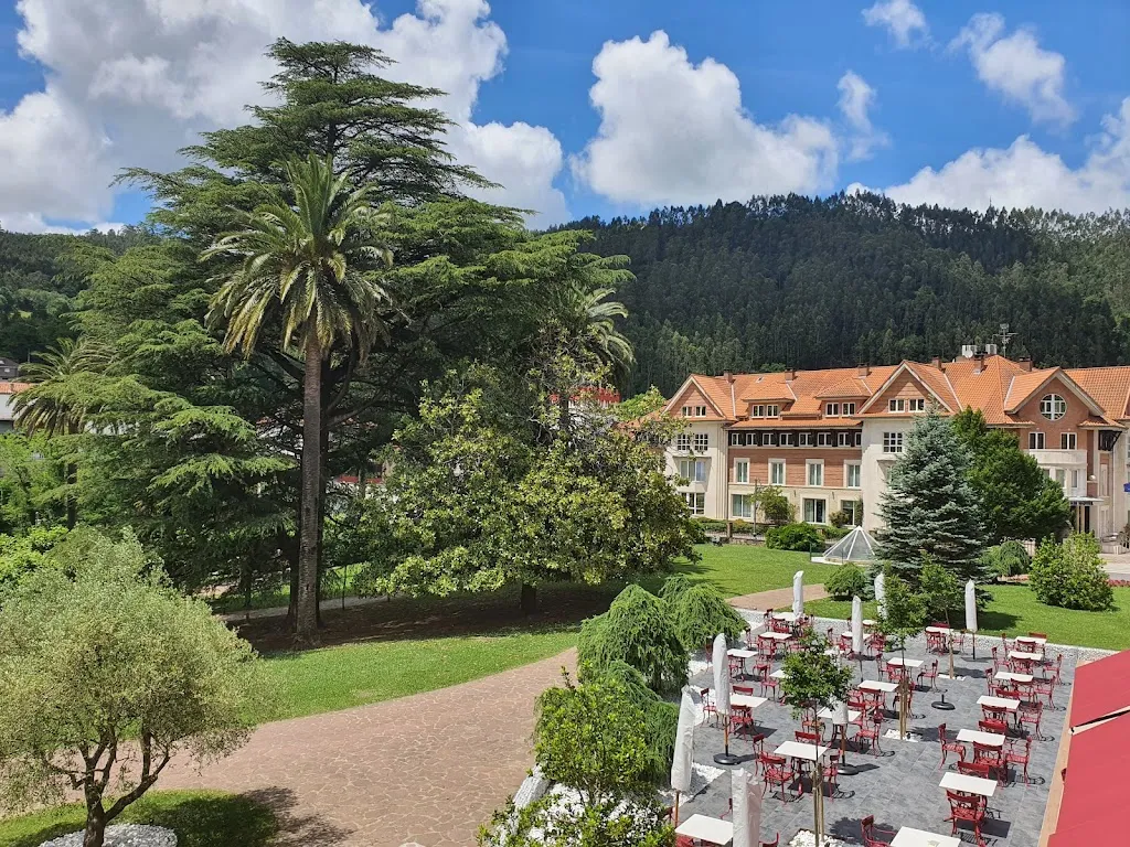 Gran Hotel Balneario de Puente Viesgo restaurant in Puente Viesgo