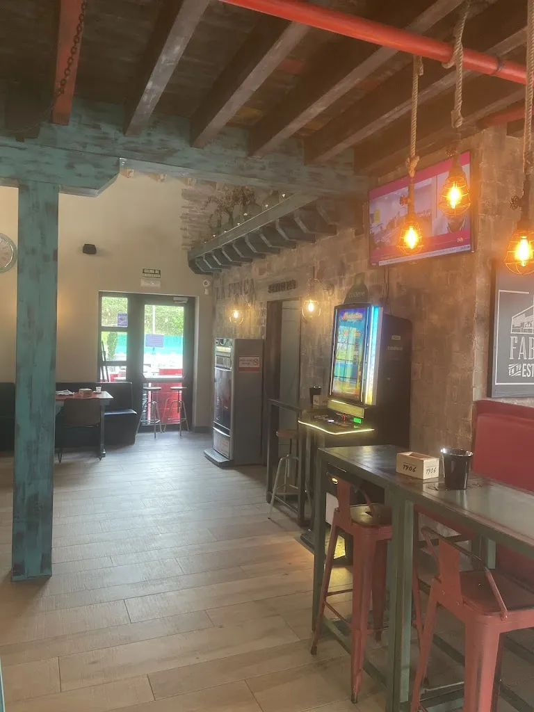 Dana Paola_A finca_Reocín_review