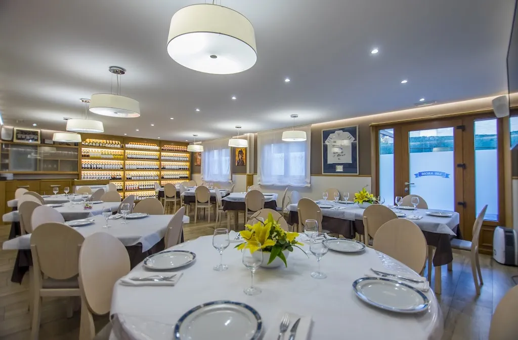 Restaurante los Arcos restaurant in Ribamontán al Monte