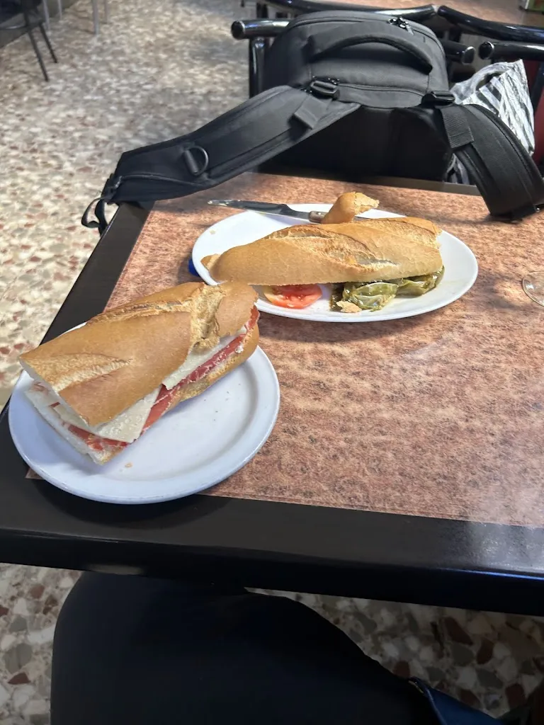 CAMI FILMS_Bar Laredo_Laredo_review