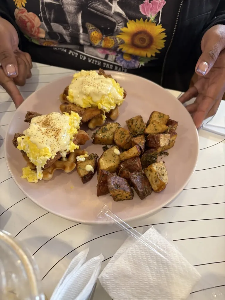 Annette_BAE Brunch Club_Laredo_recensione