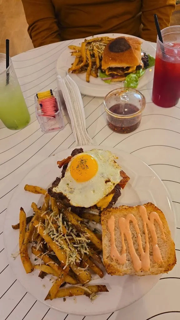 Frazzled Ferret_BAE Brunch Club_Laredo_recensione