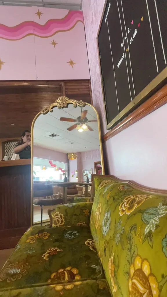 BAE Brunch Club_Laredo_slider_image_2