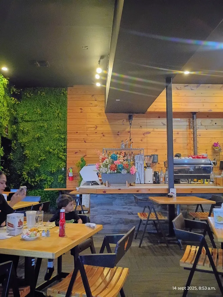 La Finca Bruncheria & Cafe_Laredo_slider_image_3