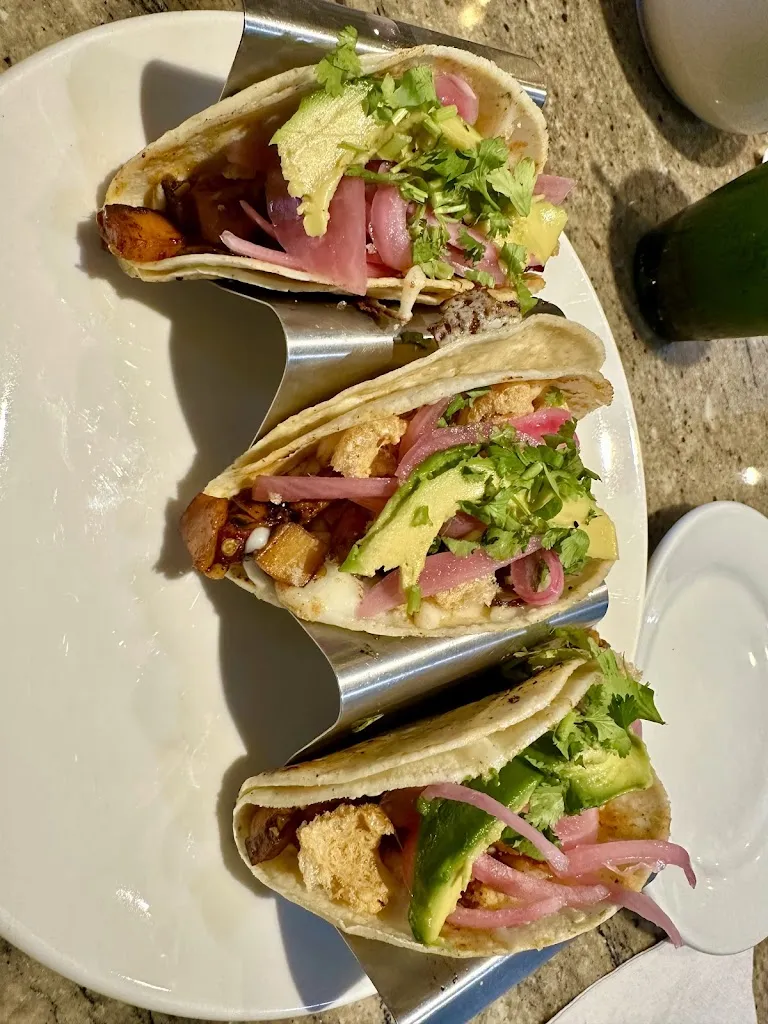 Kristian Mata_Savora Seafood &Grill_Laredo_recensione