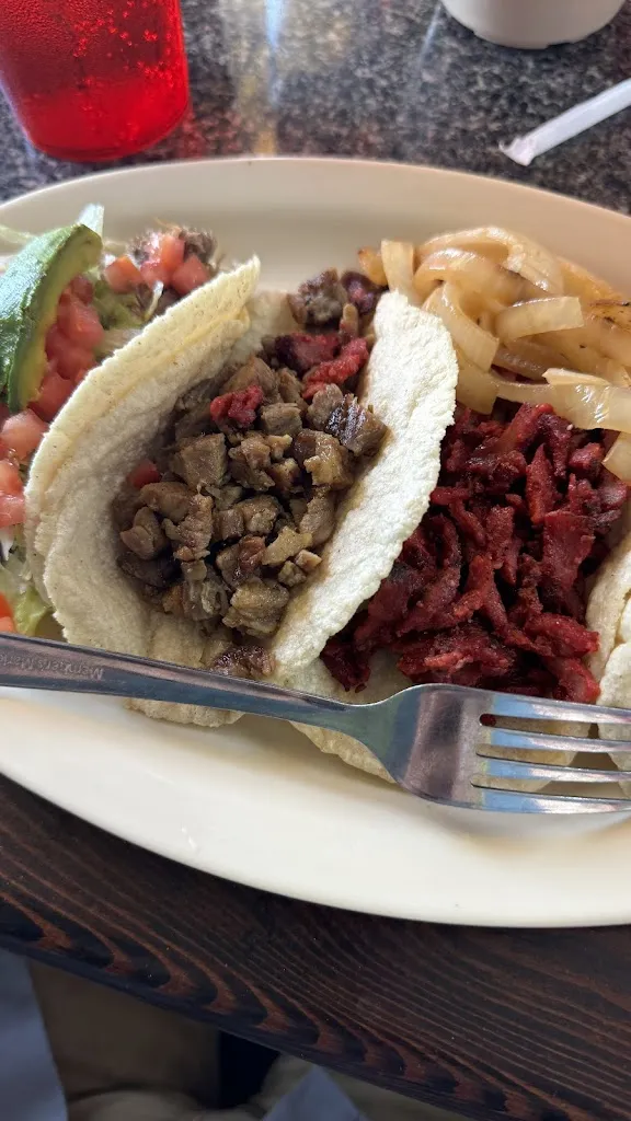 Alan Canales_El fogon_Laredo_review