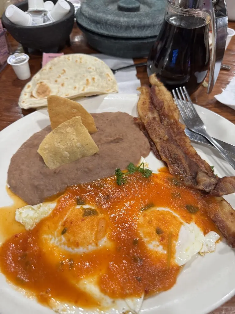 Carlos Castaneda_Danny's Restaurant_Laredo_review