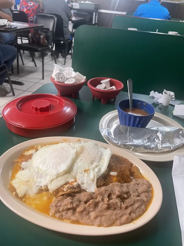 Safari Restaurant_Laredo_slider_image_2