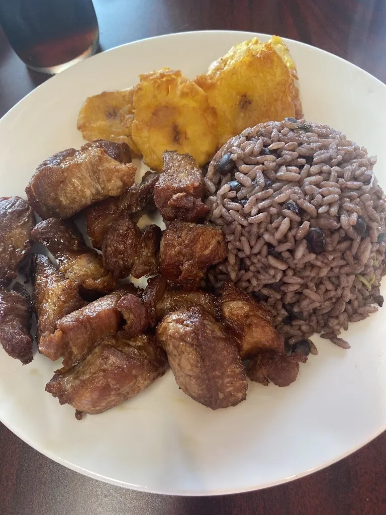 Restaurant Cubano_Laredo_slider_image_2