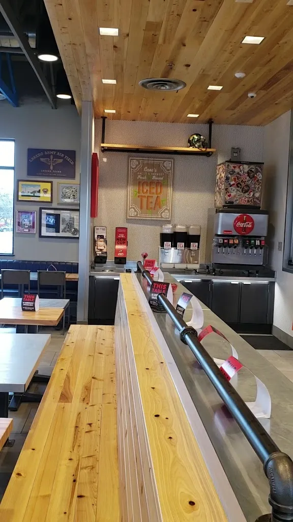 Raising Cane's Chicken Fingers_Laredo_slider_image_2