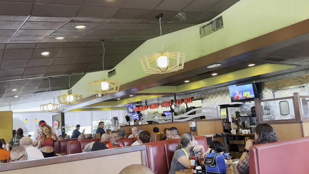 Denny's Restaurant_Laredo_slider_image_2