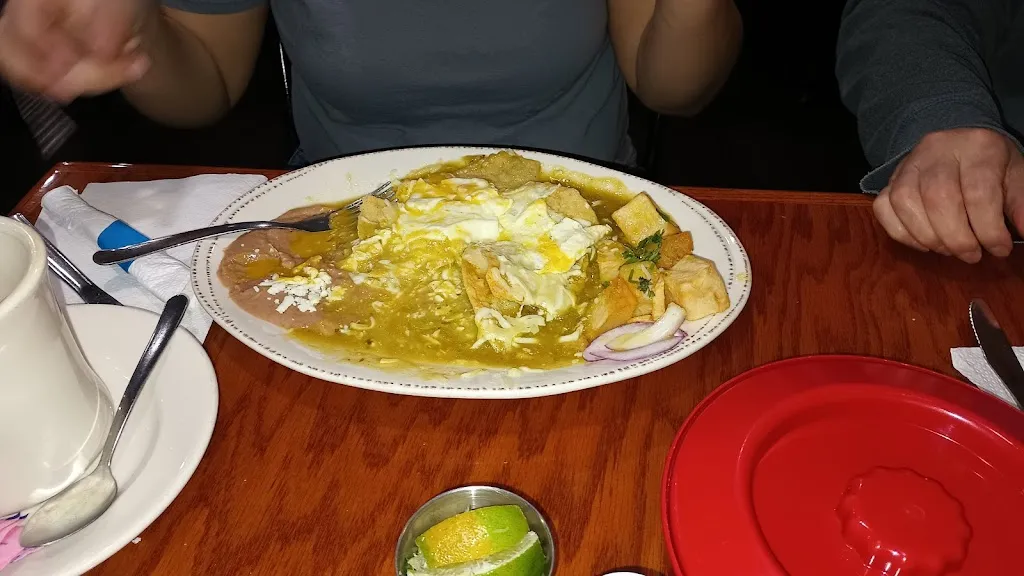 luis_La Casa De Frida - House of Breakfast_Laredo_review