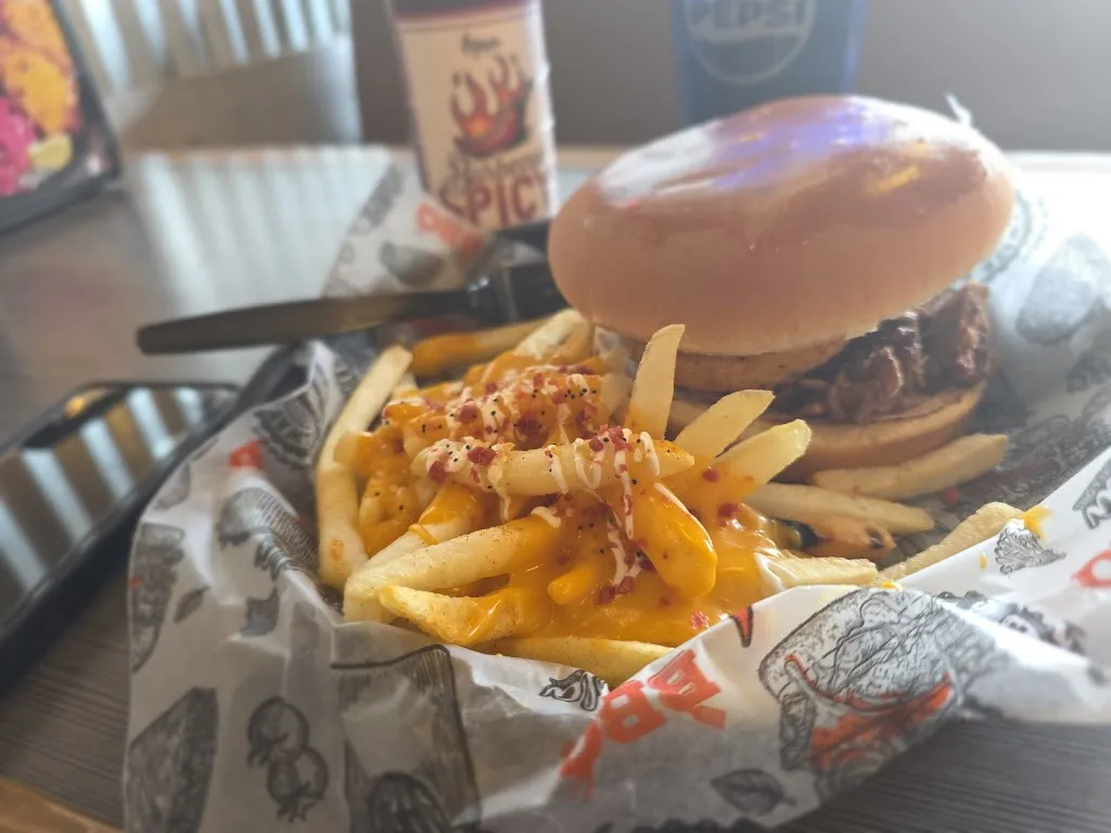 Gorilla Smoke and Grill _Laredo_slider_image_3