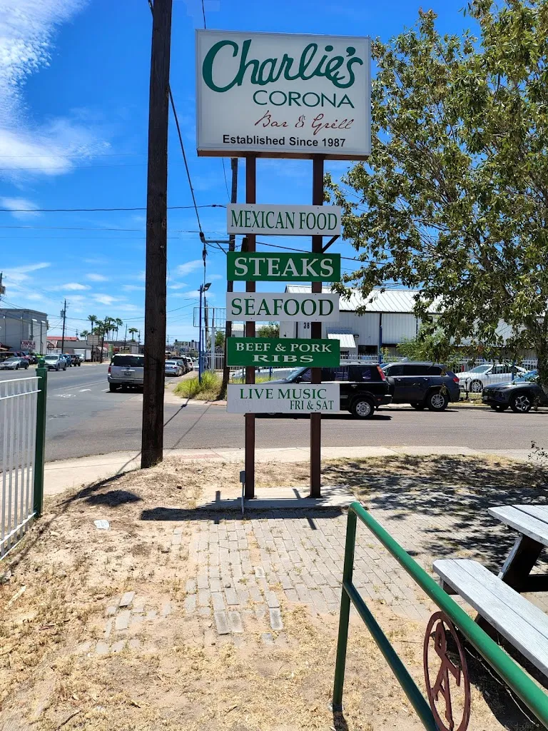 Mitsu K_Charlie's Corona Bar and Grill_Laredo_review