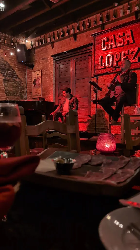 Juan Pablo Santiago_Casa Lopez Tapas Bar_Laredo_review