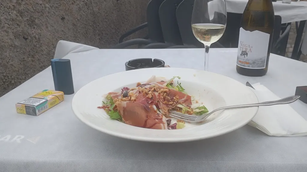 Mariia Kuzminykh_Chispa y Leña_Laredo_review