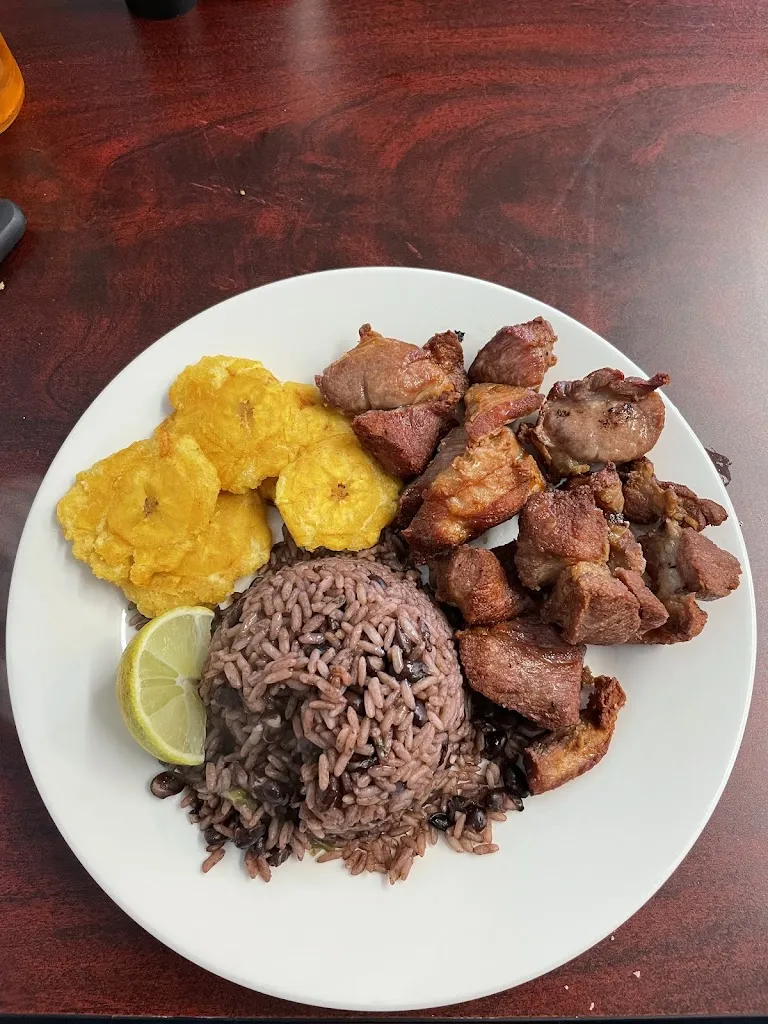 Jake_Comida caribeña_Laredo_review