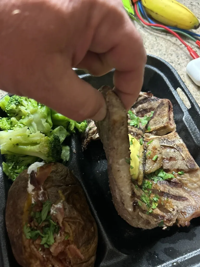 Tim Lawrence_The Tack Room_Laredo_avis