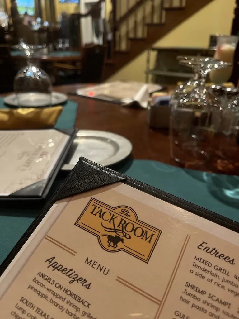 O Placencia_The Tack Room_Laredo_avis