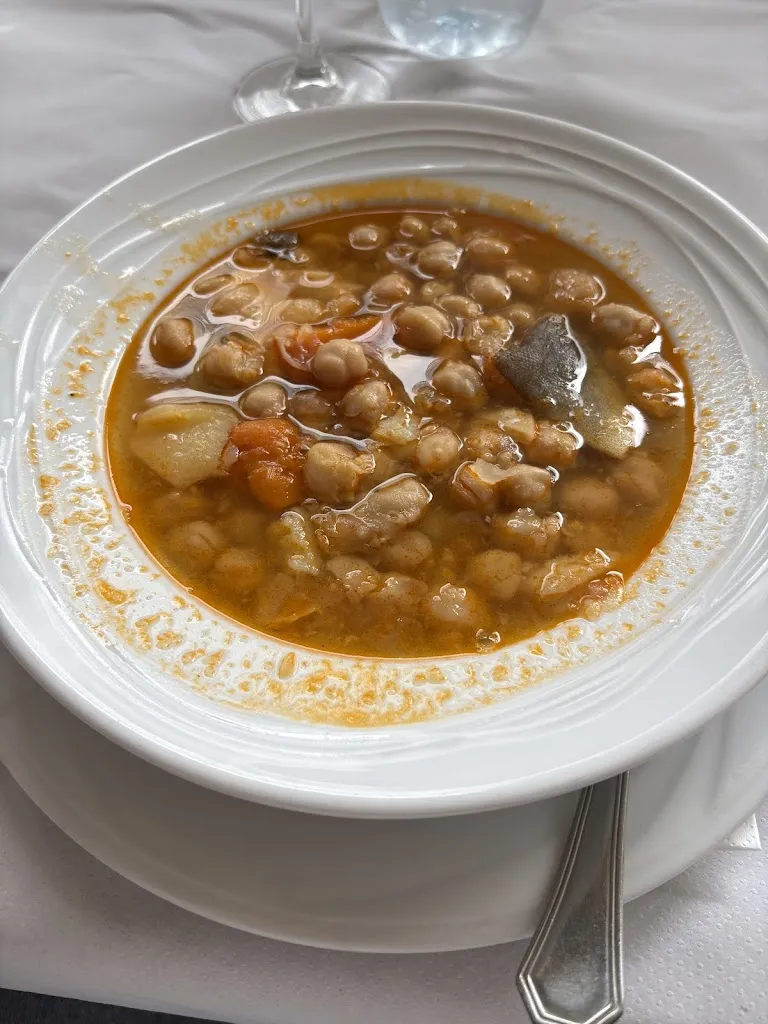 Laura Zacarias_Bar La Casuca_San Felices de Buelna_review