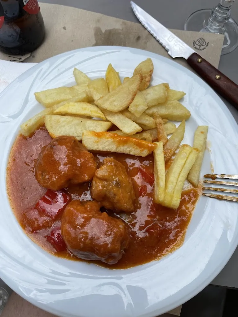 Ines Garrido Munoz_Bar La Casuca_San Felices de Buelna_review