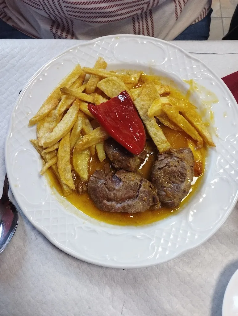 María San Martín García_Bar Villa Pasiega_San Pedro del Romeral_review