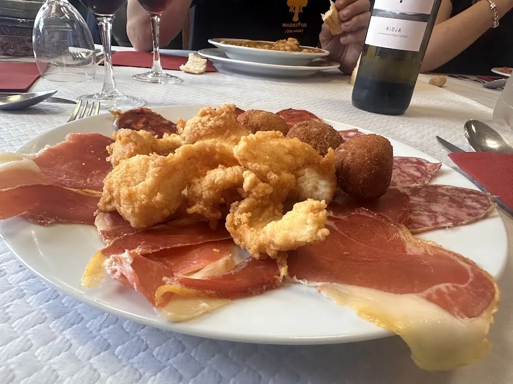 madastur madastur_Bar Villa Pasiega_San Pedro del Romeral_review