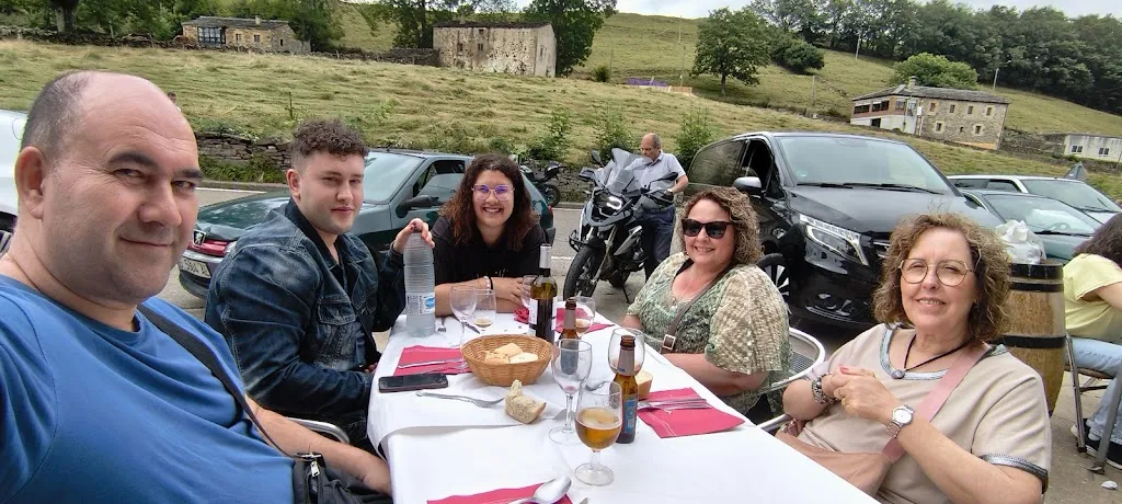 JOSE LUIS GUTIERREZ RUIZ_Bar Villa Pasiega_San Pedro del Romeral_review