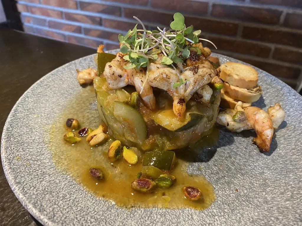 Bellota y Garnacha_Piélagos_slider_image_3