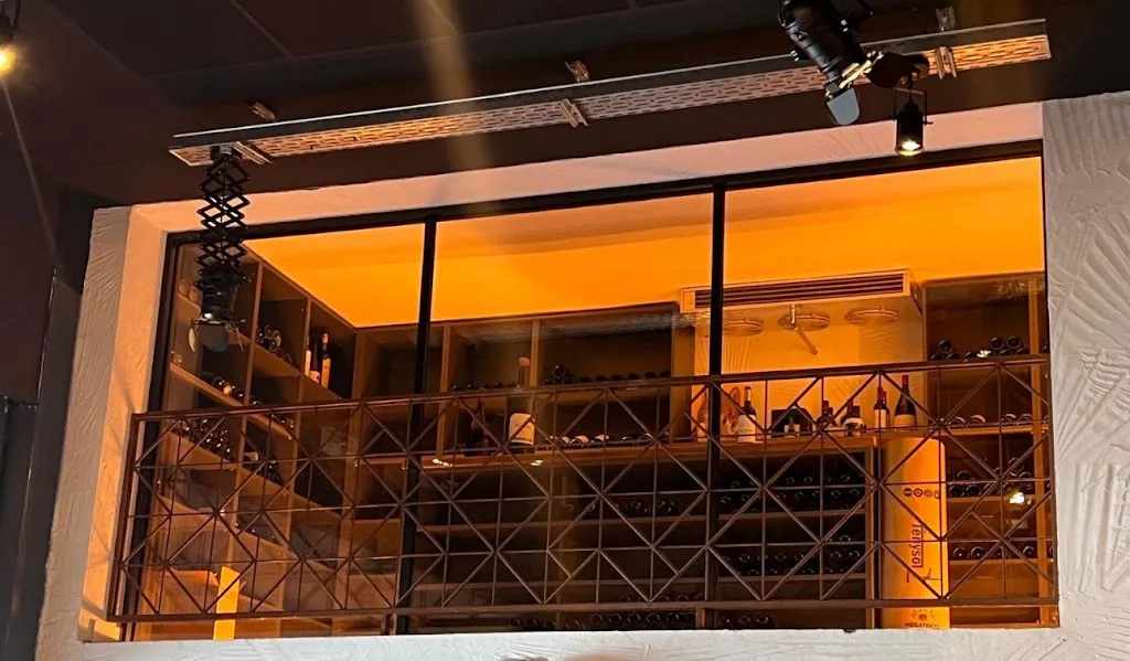 Burdo Restobar restaurant in Piélagos