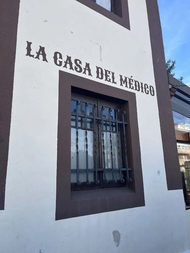 javier lopez_La Casa del Médico_Piélagos_review