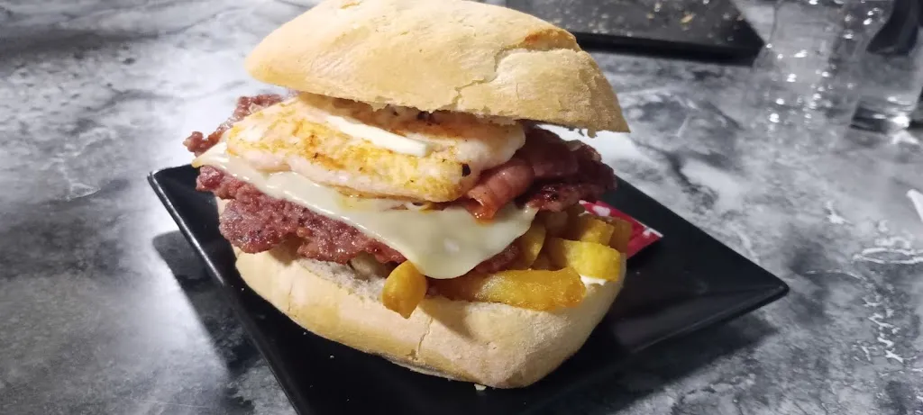 Hamburguesería Inicio restaurant in Piélagos