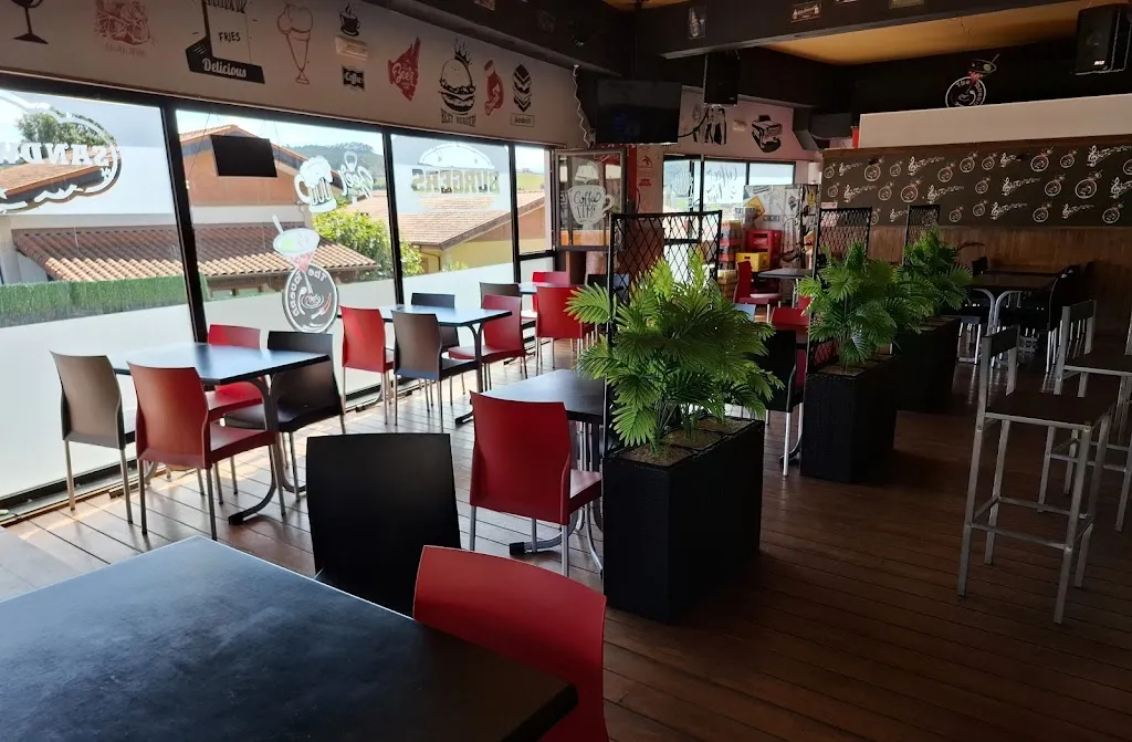 The Tavern American Burger_San Miguel de Meruelo_slider_image_1