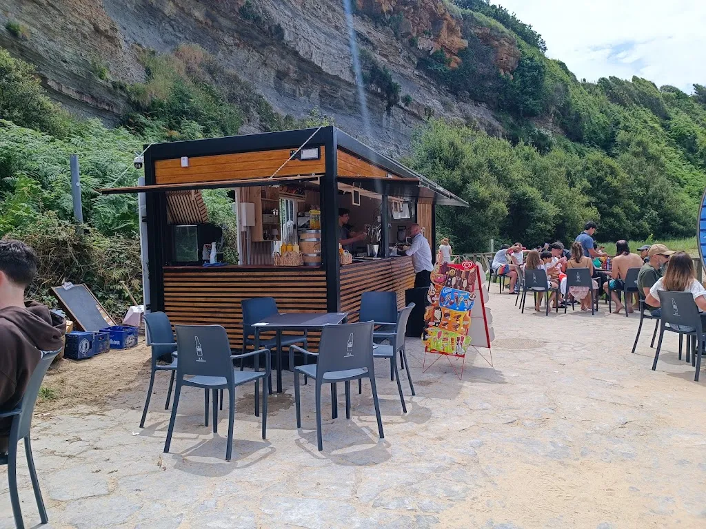 CocoBar Galizano Chiringuito playa Galizano restaurant in Ribamontán al Mar