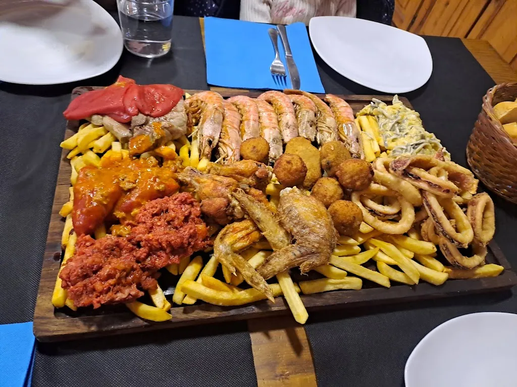 Mesón Los Robles_Santa María de Cayón_slider_image_3