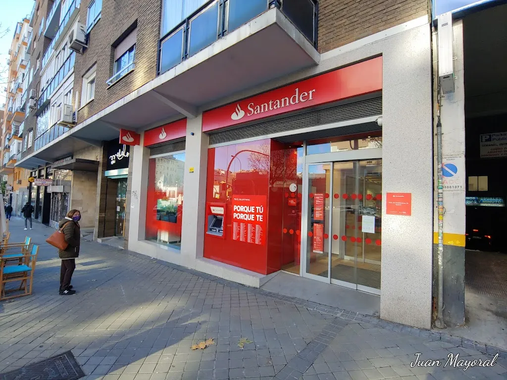 Banco Santander - Smart Red_Santander_slider_image_3